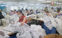 S&aacute;t c&aacute;nh với doanh nghiệp, người lao động