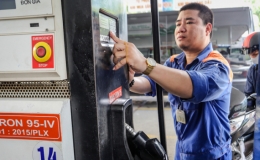 Gi&aacute; xăng, dầu đồng loạt giảm