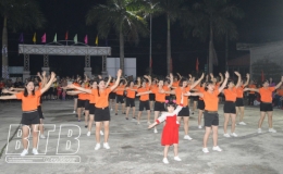 X&atilde; Minh Khai: Li&ecirc;n hoan c&aacute;c c&acirc;u lạc bộ ch&egrave;o, c&acirc;u lạc bộ d&acirc;n vũ ch&agrave;o mừng ng&agrave;y hội bầu cử