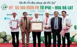 X&aacute;c lập kỷ lục 100 m&oacute;n ăn từ rau v&agrave; hoa Đ&agrave; Lạt
