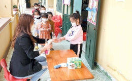 Chăm s&oacute;c sức khỏe, bảo đảm an to&agrave;n cho trẻ  tại cơ sở gi&aacute;o dục mầm non