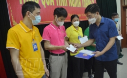 C&ocirc;ng đo&agrave;n ng&agrave;nh c&ocirc;ng thương:  Trao 200 suất qu&agrave; &ldquo;T&igrave;nh nghĩa th&aacute;ng 5&rdquo;