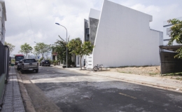 Nh&agrave; c&oacute; ph&ograve;ng l&agrave;m việc treo lơ lửng b&ecirc;n ngo&agrave;i