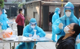 S&aacute;ng 10/4: Số mắc COVID-19 trong cộng đồng giảm 36,9%; ca tử vong giảm 26,1%