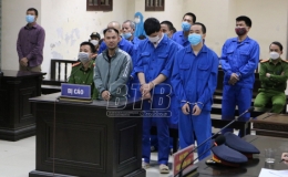 X&eacute;t xử 12 bị c&aacute;o tham &ocirc;, ti&ecirc;u thụ 352,290 tấn than phạm ph&aacute;p