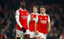 Arsenal tho&aacute;t thua đội ch&oacute;t bảng