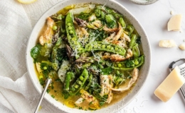 C&aacute;ch l&agrave;m m&oacute;n s&uacute;p g&agrave; rau xanh ngon v&agrave; bổ dưỡng