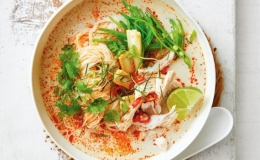 C&aacute;ch nấu miến g&agrave; chuẩn vị Th&aacute;i Lan