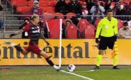 Cựu tiền vệ Juventus ghi b&agrave;n từ chấm phạt g&oacute;c