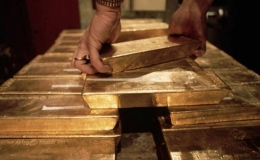 Gi&aacute; v&agrave;ng sụt giảm