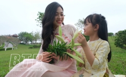 Hoa  th&aacute;ng  tư