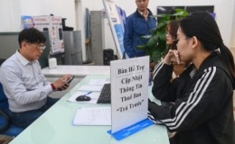 Hơn 100.000 người chuẩn h&oacute;a sim sau khi bị kh&oacute;a