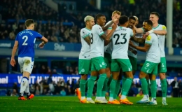 Newcastle bứt l&ecirc;n tr&ecirc;n Man Utd