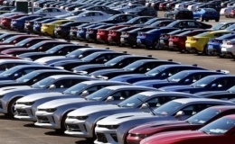 Người Việt mua hơn 1.200 &ocirc; t&ocirc; mỗi ng&agrave;y