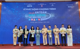 Ph&aacute;t động 'S&aacute;ng kiến An to&agrave;n giao th&ocirc;ng Việt Nam năm 2023'