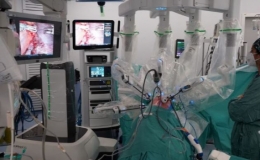 Robot hỗ trợ th&agrave;nh c&ocirc;ng gh&eacute;p phổi kh&ocirc;ng cần cắt xương sườn