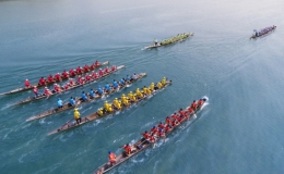 S&ocirc;i nổi lễ hội đua thuyền truyền thống tr&ecirc;n s&ocirc;ng Son