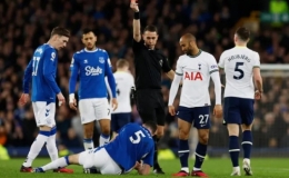 Tottenham đẩy Man Utd khỏi top 4