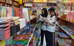 C&ocirc;ng bố điện thoại đường d&acirc;y n&oacute;ng hỗ trợ mua s&aacute;ch gi&aacute;o khoa