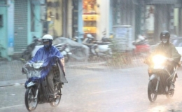 Miền Bắc chiều tối mưa d&ocirc;ng, đề ph&ograve;ng lốc s&eacute;t, mưa đ&aacute;