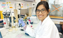 Ph&oacute; gi&aacute;o sư nghi&ecirc;n cứu hormone điều trị v&ocirc; sinh