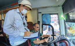 Thu hồi ph&ugrave; hiệu gần 6.900 &ocirc; t&ocirc; kh&aacute;ch do vi phạm tốc độ