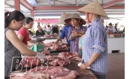 Vũ Thư: Hướng tới an to&agrave;n thực phẩm trong giết mổ, kinh doanh thịt gia s&uacute;c, gia cầm