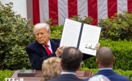 Ch&iacute;nh quyền Trump bị kiện v&igrave; thuế quan tại T&ograve;a Thương mại quốc tế Mỹ