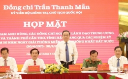 Chủ tịch Quốc hội gặp mặt Mẹ Việt Nam Anh h&ugrave;ng v&agrave; nguy&ecirc;n l&atilde;nh đạo Qu&acirc;n khu 9, Cần Thơ, Hậu Giang