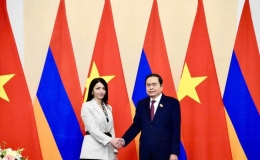 Chủ tịch Quốc hội Trần Thanh Mẫn tiếp Chủ tịch Nh&oacute;m Nghị sĩ hữu nghị Armenia-Việt Nam