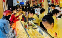 Chuy&ecirc;n gia: V&agrave;ng rất kh&oacute; quay về mốc 100 triệu đồng/lượng