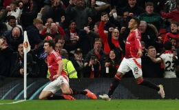 Maguire tỏa s&aacute;ng, Man Utd thắng 7-6 ở tứ kết Europa League