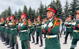 Qu&acirc;n nh&acirc;n Việt Nam hăng say luyện tập cho lễ duyệt binh tại Quảng trường Đỏ