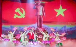 &ldquo;S&aacute;ng m&atilde;i t&ecirc;n Người &ndash; Hồ Ch&iacute; Minh&rdquo; &ndash; chương tr&igrave;nh nghệ thuật kỷ niệm 135 năm Ng&agrave;y sinh của B&aacute;c
