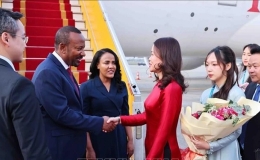 Thủ tướng Ethiopia Abiy Ahmed Ali v&agrave; Phu nh&acirc;n đến H&agrave; Nội, bắt đầu thăm ch&iacute;nh thức Việt Nam