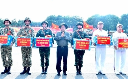 Thủ tướng Phạm Minh Ch&iacute;nh thăm, động vi&ecirc;n c&aacute;c lực lượng Qu&acirc;n đội, d&acirc;n qu&acirc;n tự vệ tham gia diễu binh, diễu h&agrave;nh dịp 30/4