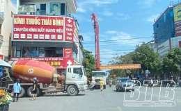 Xử phạt xe bồn b&ecirc; t&ocirc;ng dừng đỗ tr&aacute;i ph&eacute;p