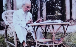 B&aacute;c Hồ với thi&ecirc;n nhi&ecirc;n