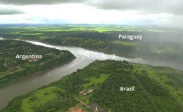 Kỳ lạ ng&atilde; ba s&ocirc;ng chia cắt ba đất nước 