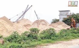 Cần xử l&yacute; nghi&ecirc;m c&aacute;c vi phạm  h&agrave;nh lang an to&agrave;n đ&ecirc; điều