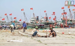 Khai th&aacute;c nguồn lợi thủy sản theo hướng bền vững