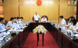 Thường trực HĐND tỉnh nghe v&agrave; cho &yacute; kiến về một số nội dung