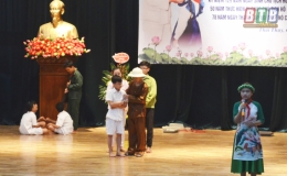 Thiếu nhi Th&aacute;i Thụy thi kể chuyện B&aacute;c Hồ
