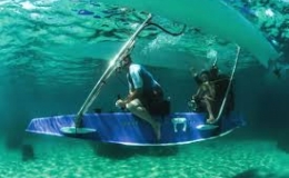 T&agrave;u ngầm hở gi&uacute;p người l&aacute;i quan s&aacute;t dưới nước