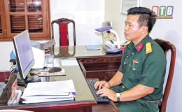 Hết l&ograve;ng v&igrave; c&ocirc;ng việc