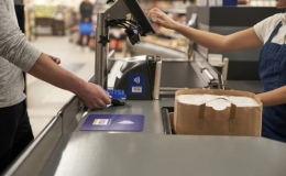 Người Việt Nam ng&agrave;y c&agrave;ng ưa chuộng thanh to&aacute;n kh&ocirc;ng tiền mặt