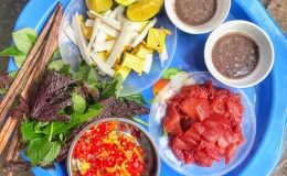 Sứa đỏ v&agrave; loạt m&oacute;n nộm được l&ograve;ng thực kh&aacute;ch