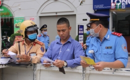 Tăng cường kiểm tra xử l&yacute; vi phạm đối với xe &ocirc; t&ocirc; vận tải h&agrave;nh kh&aacute;ch