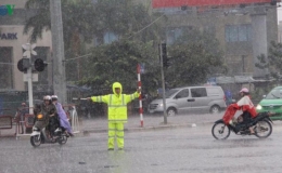 Thời tiết ng&agrave;y 18/5: Bắc Bộ c&oacute; mưa to, đề ph&ograve;ng mưa đ&aacute; v&agrave; gi&oacute; giật