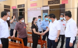 Đồng ch&iacute; Ph&oacute; B&iacute; thư Tỉnh ủy, Chủ tịch UBND tỉnh, Chủ tịch Ủy ban bầu cử tỉnh kiểm tra, chỉ đạo c&ocirc;ng t&aacute;c bầu cử tại c&aacute;c huyện Tiền Hải, Kiến Xương